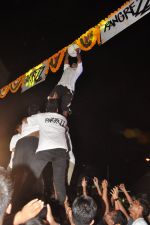 Jackky Bhagnani promotes Rangrezz at Lalbaugh Ka Raja in Mumbai on 19th Feb 2013 (95).JPG